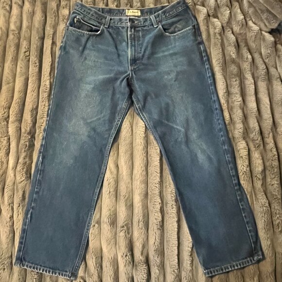 LL Bean Jeans Men’s 38x29 Classic Fit Straight Denim Medium Wash Preppy Blue - Picture 1 of 13